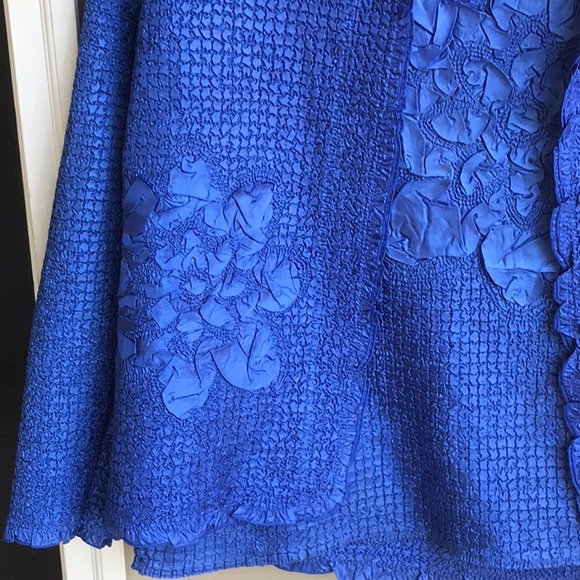 I’ve always called this material popcorn style! - Picture 3 of 11